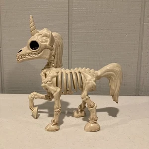 Halloween Tiere EINHORN SKELETT Knochen Horror Requisite Party Deko - Bild 1 von 9