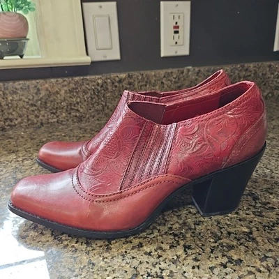 Vintage Antonio Melani Western Tooled Dark Red Leather Ankle Boots Sz 9.5 M - Image 1 of 4