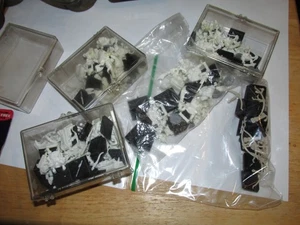 WARHAMMER FIGURE LOT, PARTS & COMPLETES HEROS, ORCS(?) PLASTIC GW 1984 CITADEL - Picture 1 of 9