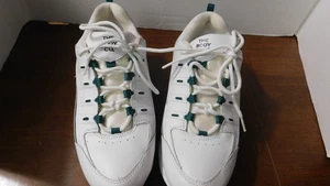 ZU VERKAUFEN--SCHÖNES PAAR HERREN "THE BODY CO.  GRÖSSE 11W--SNEAKER"--SCHÖN - Bild 1 von 12