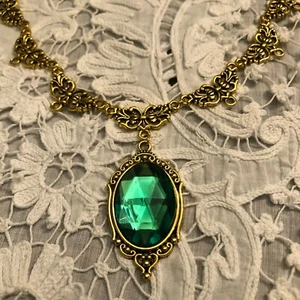 CHARLOTTE FILIGREE VICTORIAN STYLE MID GREEN ACRYL CRYSTAL GOLD PL NECKLACE CHNG - Picture 1 of 10