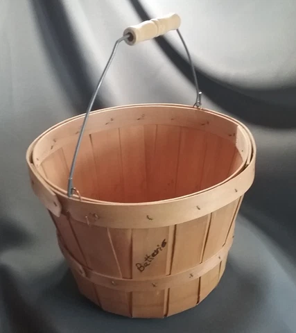 Wood Basket with Metal& Wood Handle ~ Farmhouse ~ Fruit ~ Nuts ~ Candy ~ Caddy Cover