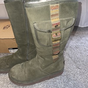 olive green ugg boots