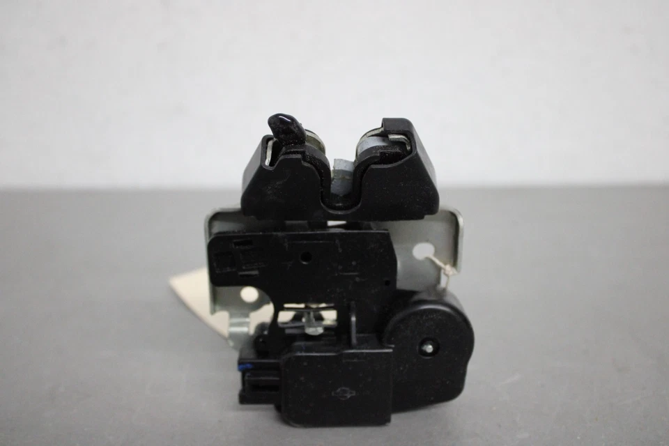 2013 2014 2015 2016 2017 2018 2019 NISSAN ALTIMA MAXIMA TRAVA TAMPA TRASEIRA DO PORTA-MALAS - Imagem 1 de 4