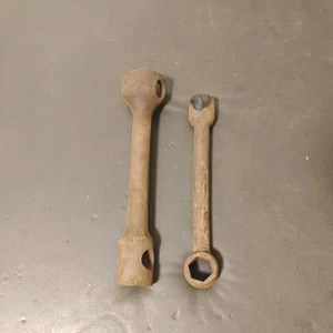 2 alte Kombi-Radschraubenschlüssel - Bild 1 von 24