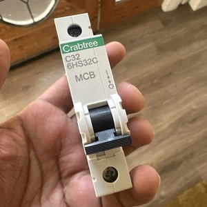 CRABTREE C32 6HS32C MCB CRABTREE 32 AMP MCB 1P 32A B32 EV - Bild 1 von 15