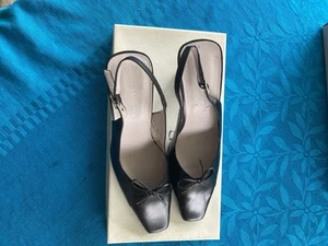 Liz Claiborne Women’s Shoes Size 7 - Picture 1 of 9