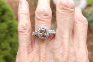LE VIAN DIAMOND RING - Picture 1 of 5