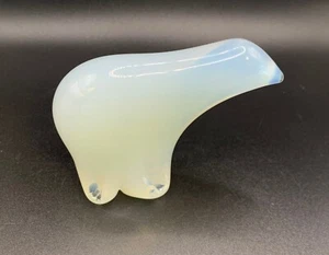 White Clouded Crystal Paper Weight, Polar Bear - Bild 1 von 4