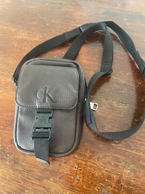 Calvin Klein Mens Crossbody Phone Bag Mini Man Shoulder Fanny Pack Brown 7'x4' Foto 1 de 4