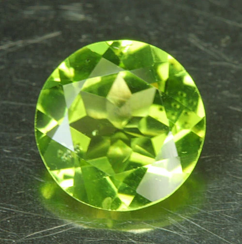 PERIDOT    rund    7,8 mm   tolle  Farbe      1,71 ct - Bild 1 von 1