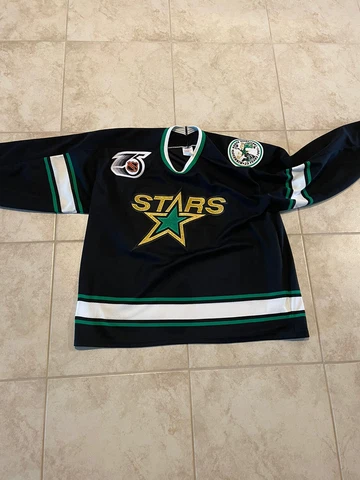 Minnesota Northstars 1991-92 CCM Air-Knit XL Jersey w/ 75th & 25 Years Patches Cover