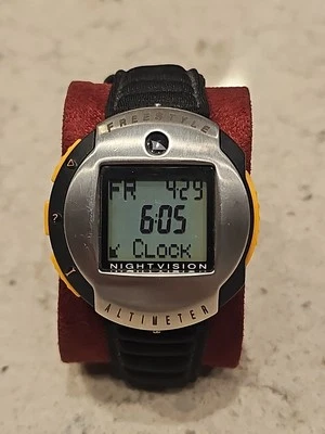 Reloj digital Freestyle Shark para hombre deportivo altímetro acero correa negra raro Foto 1 de 4