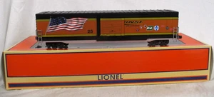Lionel 2226810 BNSF Flag Boxcar- O Gauge - Picture 1 of 11