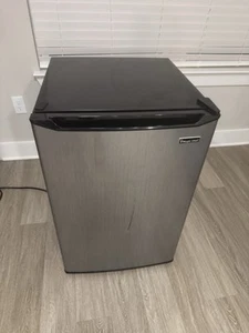 Magic Chef 4.2 Cu. Ft. Mini Fridge – Gray – Excellent Condition - Picture 1 of 5