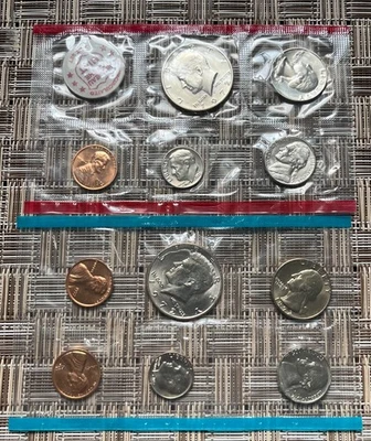 1972 U.S. P & D Mint Set - Image 1 of 2