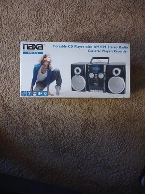Naxa NPB426 Reproductor de CD Portátil Radio AM-FM, Reproductor/Grabador de Cassette, Nuevo En Caja Foto 1 de 4