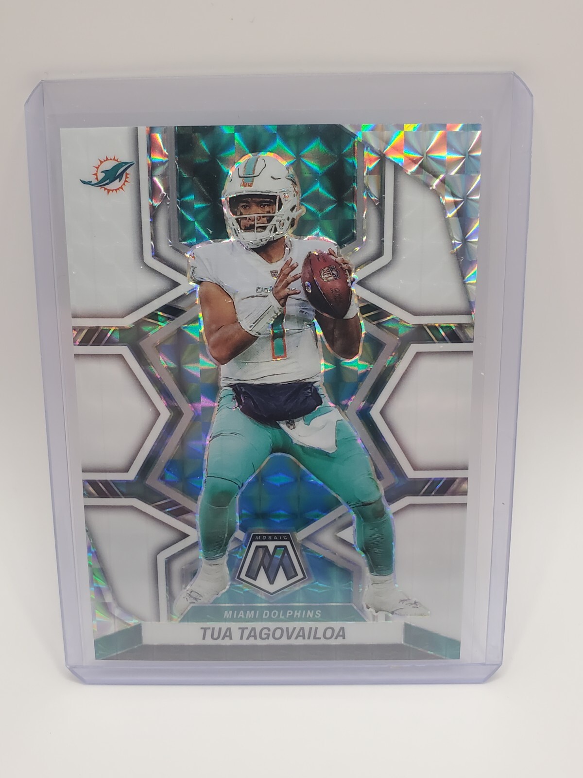 TUA TAGOVAILOA 2022 PANINI MOSAIC WHITE PRIZM 13/25 MIAMI DOLPHINS #121