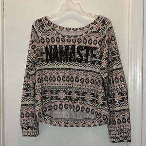 Chin Up Namaste Crop Top Sweat Shirt Size XLPink Gray Tribal Long Slv Scoop Neck - Picture 1 of 4