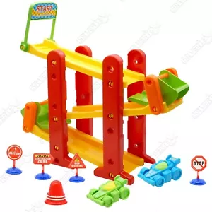 Pista da corsa 3 livelli Zig Zag, cartelli stradali, 2 auto, set di giocattoli regalo per bambini - Foto 1 di 11