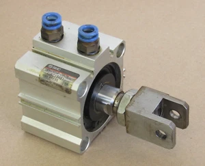 CILINDRO COMPACTO ACTUADOR PNEAUMÁTICO SMC CQ2B50-20DM (UKC1948) - Imagen 1 de 7