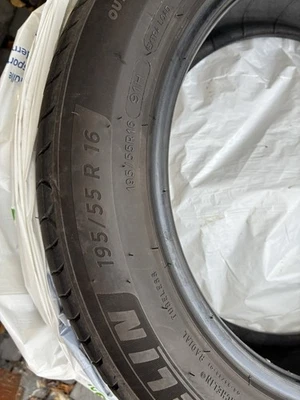 Sommer Reifen zu Verkaufen. 1000 Km Gefahren Ohne Felgen - Bild 1 von 4