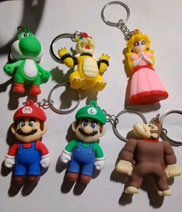Juego de 6 figuras de goma de Super Mario Bros K/C Princesa Melocotón Burro Kong Yoshi  - Imagen 1 de 4