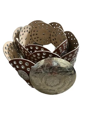 Cinturón medallón concho de cuero marroquí de colección para mujer metal plateado boho hippie Foto 1 de 4