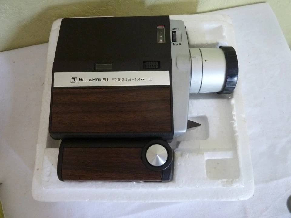 Caméra Super 8 BELL & HOWELL JAPAN  Modèle 309 Notice et Boite - Photo 1/4