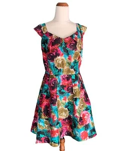 Review Women's Dress Size 10 Floral Fit and Flare Very Good Condition - Bild 1 von 11