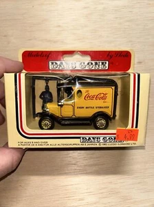 Lledo Models of Days Gone Coke Coca Cola Delivery Truck with Figures - Picture 1 of 6