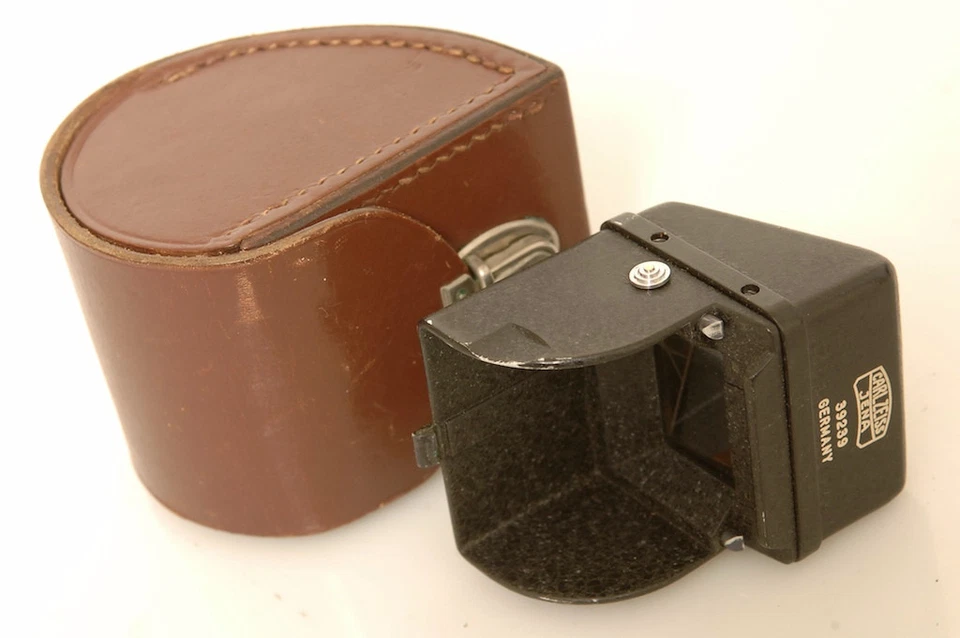 ✅ ZEISS PRISM 90* EYE LEVEL BLACK FOR EARLY 35MM SLR PRAKTICA CAMERA W/ CASE - Image 1 of 1