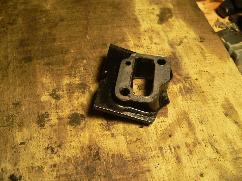 Colector de admisión/montaje de carburador de motosierra Partner S-50 Foto 1 de 1