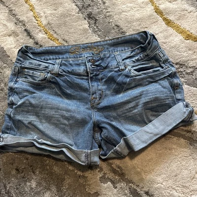 Pantalones cortos de mezclilla de tiro bajo para mujer Delias Bailey talla 7/8 Foto 1 de 4