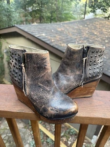 Bed Stu Gent Stiefel Gr. 6,5 braun abgenutzt Nieten Leder Keilabsatz Plateauabsatz - Bild 1 von 9