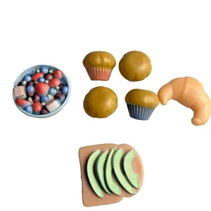 Lote de comida miniatura para muñecas panecillos tostados aguacate croissant frutero escala 1:6 - Imagen 1 de 13