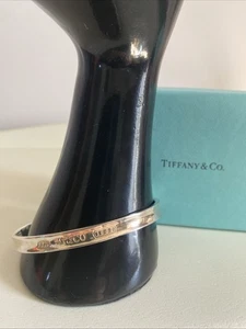 Brazalete Tiffany & Co. Plata Esterlina Vintage 1997 T&CO 1837 .925 - 2 1/4" Caja Ba - Imagen 1 de 6