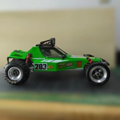 Kyosho Tomahawk Reissue RC Car Green Aluminum Chassis Double Wishbone Suspension - Image 1 of 4