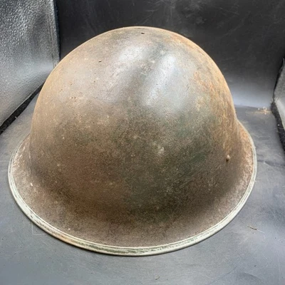 Casco De Combate Británico De La Segunda Guerra Mundial Mk3 Con Remaches Altos - Imagen 1 de 4