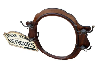 67066 Antiguo árbol de abrigo de caoba con espejo biselado Foto 1 de 4