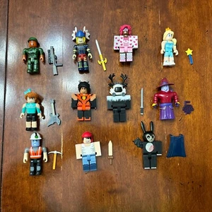 Roblox Series 6 Toy Action Figure Lot Of 11 With Accessories Wizard Tigris Roxie - Picture 1 of 5