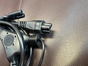 Used 2.5M Splitter Cable 3 Pin Plug to IEC C5 Clover Leaf C7 Fig-8 Y Splitter - Picture 1 of 3