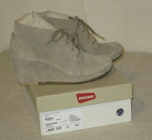 Clarks Originals Size 10 Beige Suede Vogue Aurora Shootie Ankle Boot - Picture 1 of 16