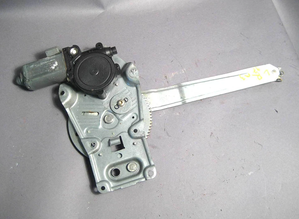 宝马 E36 4dr 轿车左后窗调节器带电机 1992 - 1998 原始设备制造商二手 — 第 1/1 张图片