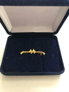 Equestrian Double Horse Head Crop Whip Goldtone Pin Brooch NEW - Picture 1 of 2