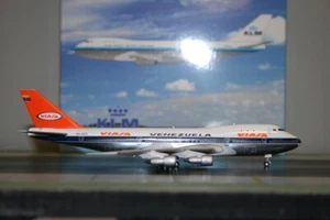 Phoenix 1:400 KLM/Viasa Boeing 747-200 PH-BUG (11681) Die-Cast Model Plane - Picture 1 of 7