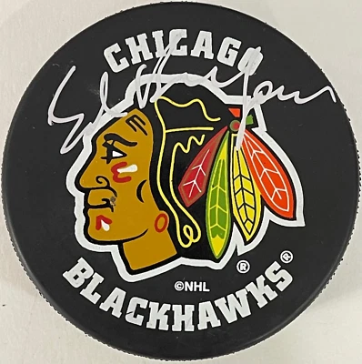 Disco oficial autografiado por Ed Belfour de los Chicago Blackhawks Foto 1 de 2