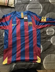 Barcelona Trikot 2005/2006 Team Old neu mit Etikett #Herren #Team #signiert #Ronaldinho bedruckt - Bild 1 von 2