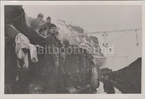 4 x (RB)2024-219, Foto, Matrosen vom Z-11 beim Stellungsbau Narvik Norwegen 1940 - Picture 1 of 8
