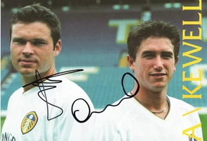 LEEDS UNITED: MARK VIDUKA & HARRY KEWELL SIGNIERT A4 (12x8) KALENDER BILD + COA - Bild 1 von 1